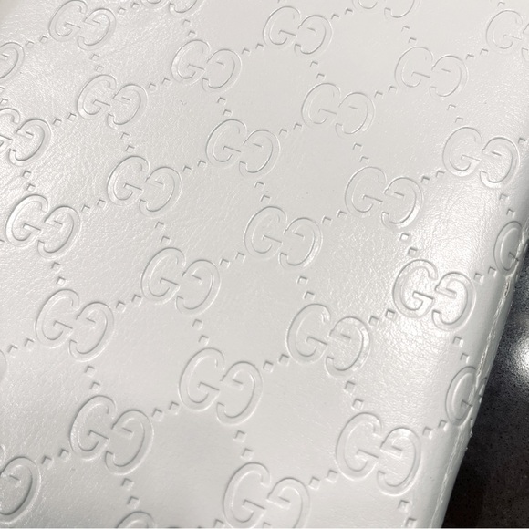 GUCCI GG embossed IPad/Tablet case (white) - Picture 4 of 5